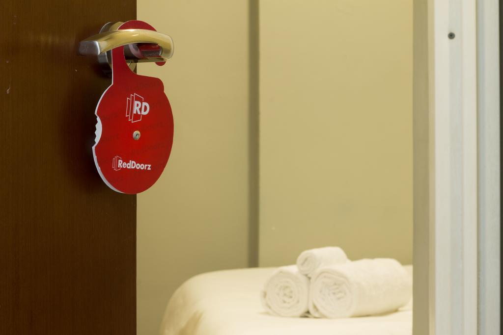 Reddoorz @ Klender Hotel Jakarta Exterior photo