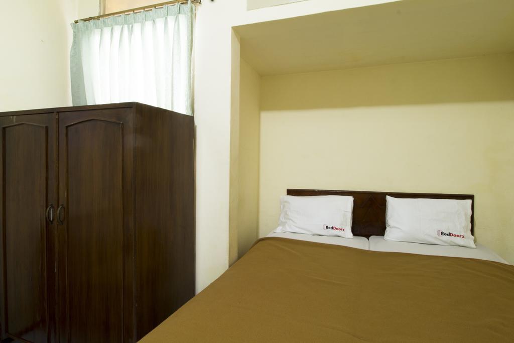 Reddoorz @ Klender Hotel Jakarta Exterior photo